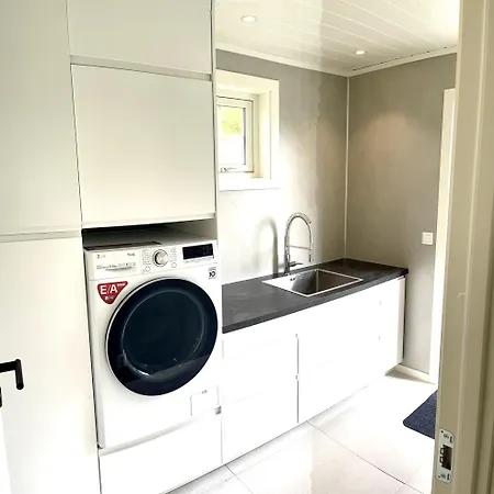 Charming Newly Renovated House With Stunning Views! ריינה