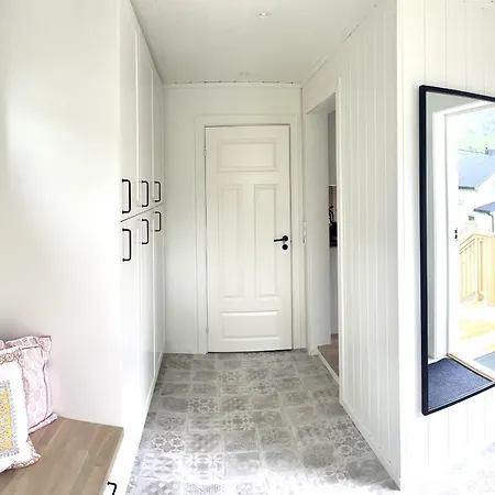 Charming Newly Renovated House With Stunning Views! * ריינה