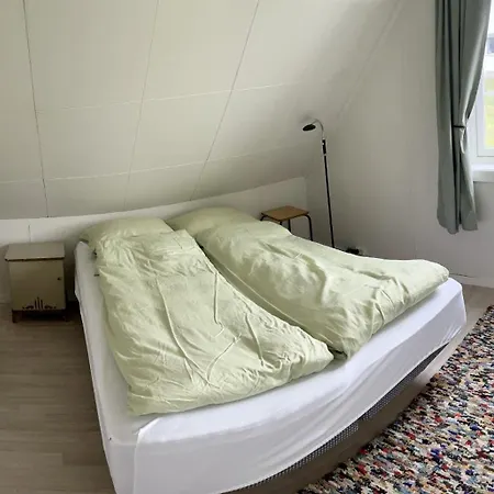 Charming Newly Renovated House With Stunning Views! *