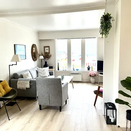 Koselig Nyrestaurert Hus Med Flott Utsikt!