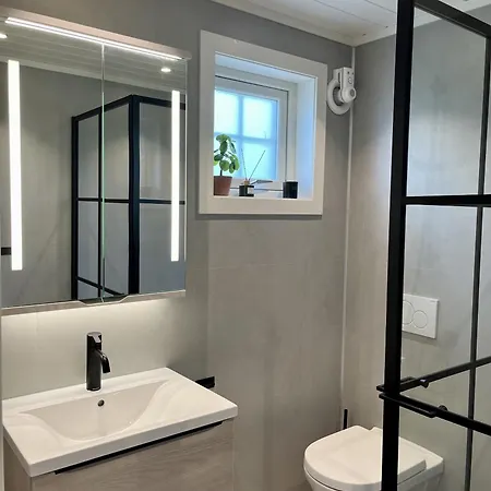 Charming Newly Renovated House With Stunning Views! בית נופש