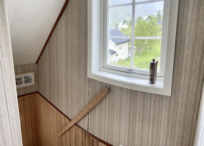 度假居 Koselig Nyrestaurert Hus Med Flott Utsikt!