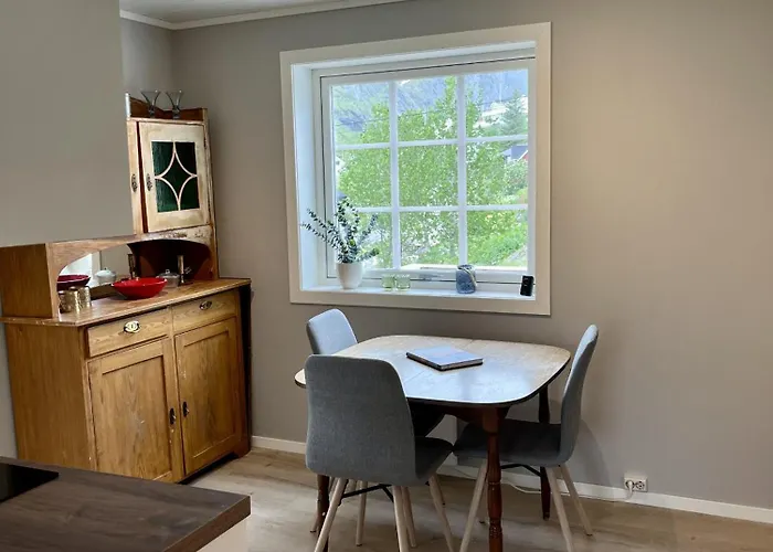 Koselig Nyrestaurert Hus Med Flott Utsikt! 雷讷