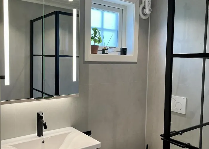 Koselig Nyrestaurert Hus Med Flott Utsikt! 度假居