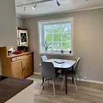 Koselig Nyrestaurert Hus Med Flott Utsikt! Reine