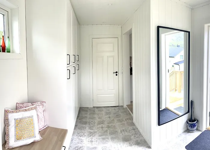 Koselig Nyrestaurert Hus Med Flott Utsikt! * Reine