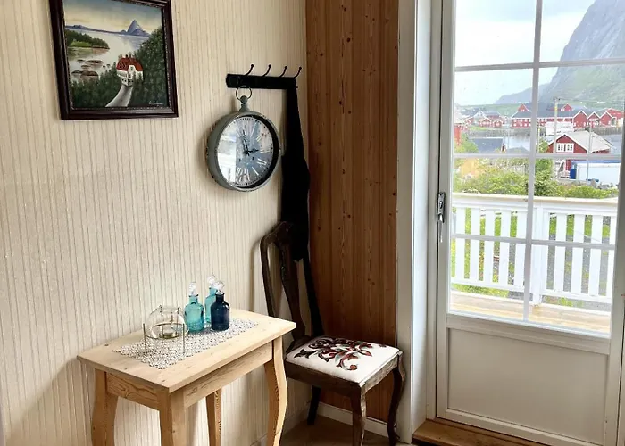 Koselig Nyrestaurert Hus Med Flott Utsikt! Holiday home *