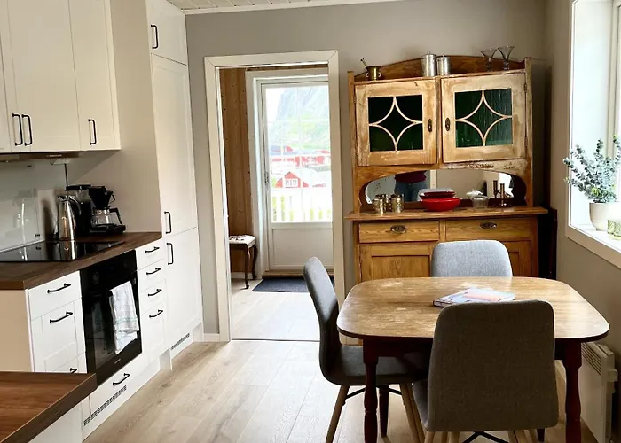 Koselig Nyrestaurert Hus Med Flott Utsikt! * Reine