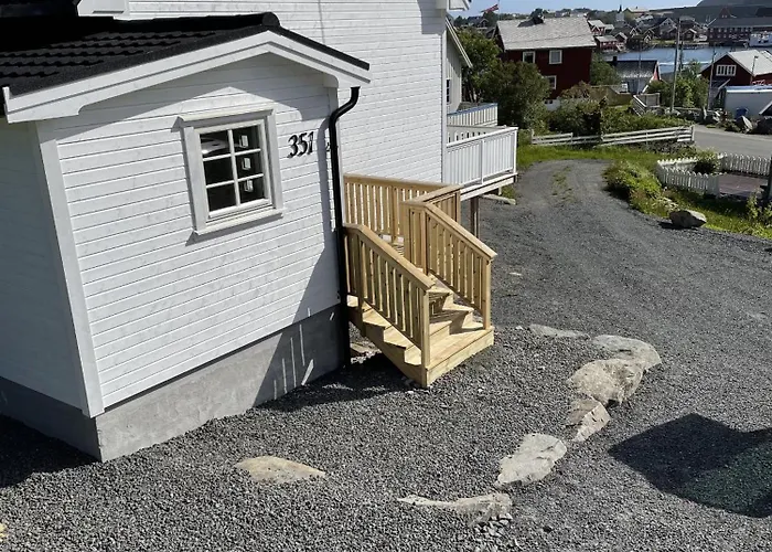 Holiday home Koselig Nyrestaurert Hus Med Flott Utsikt! Reine